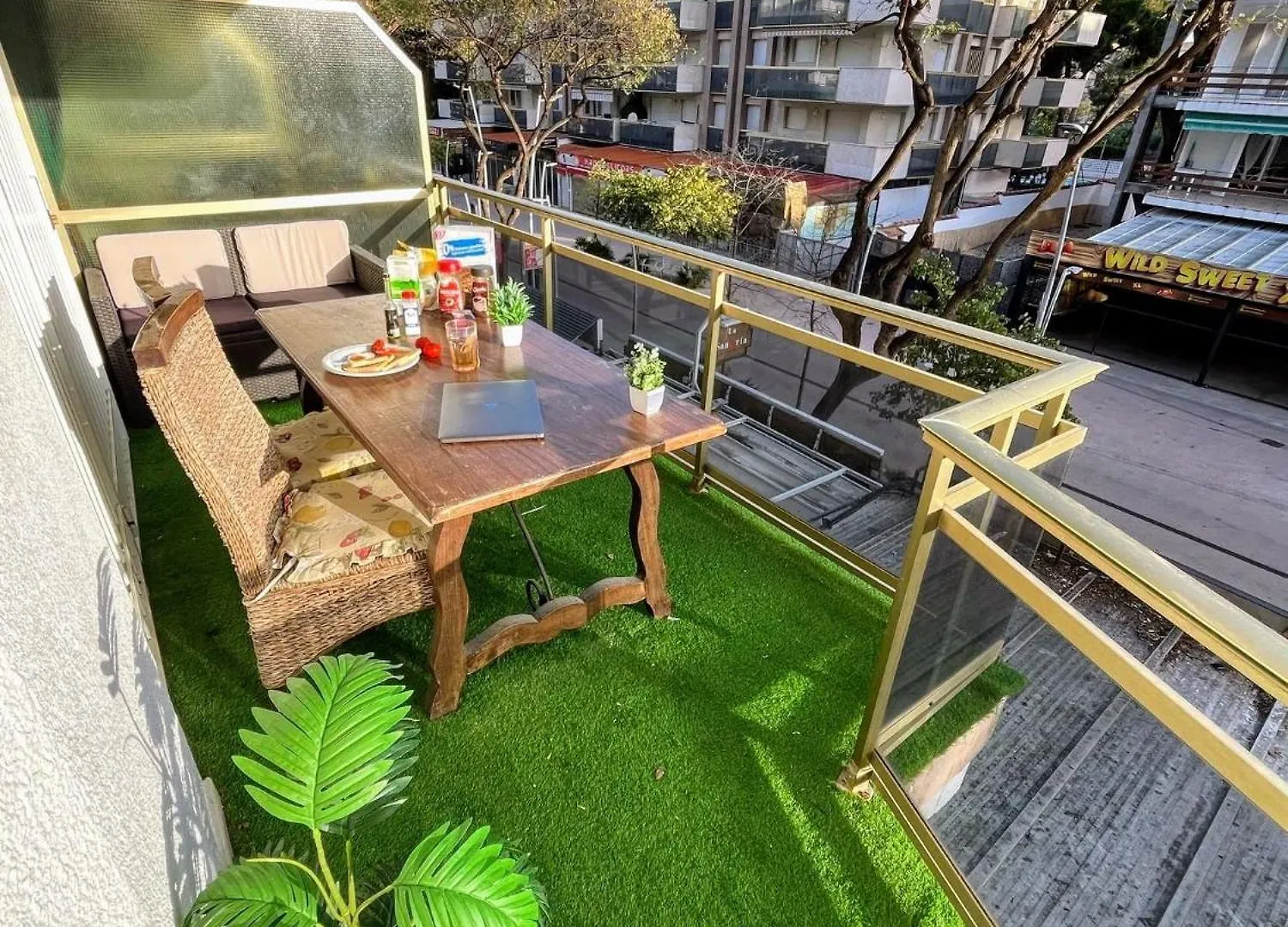 סאלו Tropical Suite Terraza Con Minigolf